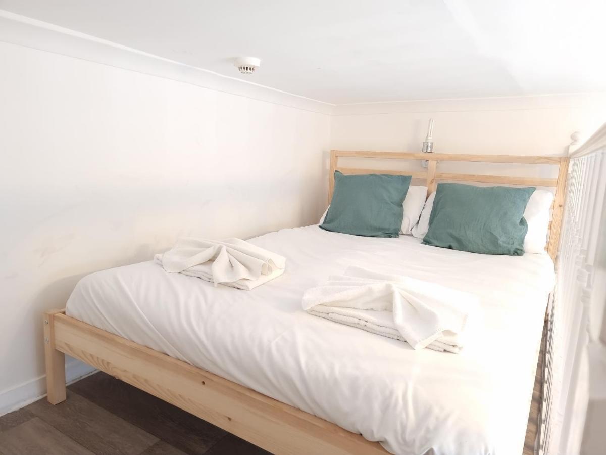 런던 F8-Mezzanine 1St Floor Flat Fits 3 Near Paddington 아파트 외부 사진